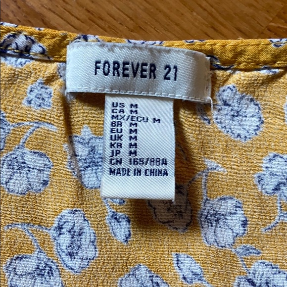 Cropped top - Picture 3 of 3